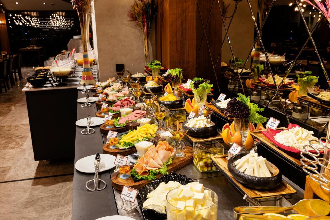 Demiray Hotel Old City Istanbul Exterior photo A buffet at a restaurant